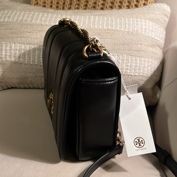 Tory Burch Quilted Chain Bag in Black/Rolled Gold - Picture 9 of 15